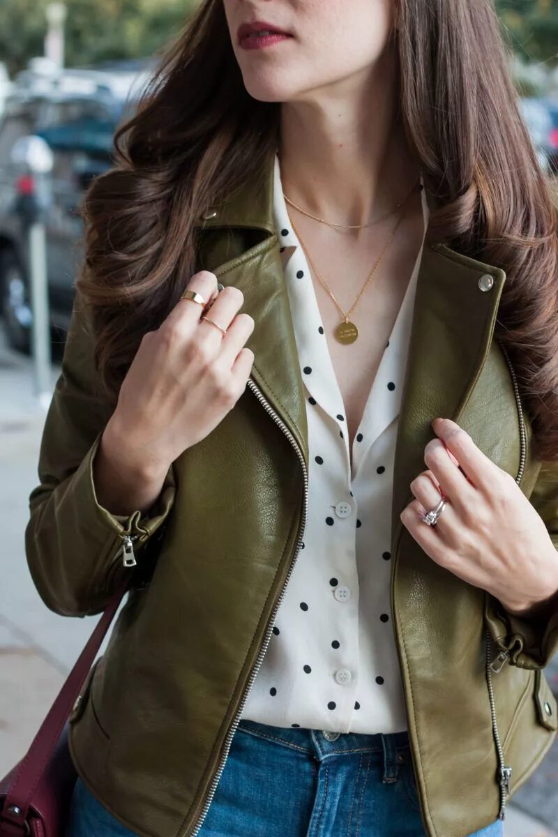 Кожаная куртка Zara женская зеленая. Leather Jacket Olive. Кожанка хаки. Кожаная куртка оливкового цвета. Кожа хаки