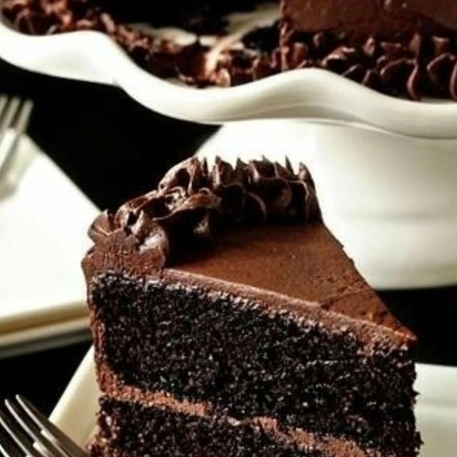 шоколадный торт черный принц. торт бисквитный черный принц. торт мишель черный принц. торт чёрный принц. торт с шоколадным бисквитом и соленой карамелью.