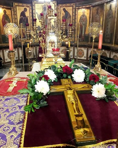 Храм изнесения честных древ животворящего креста господня. Изнесение честных древ животворящего креста господня.