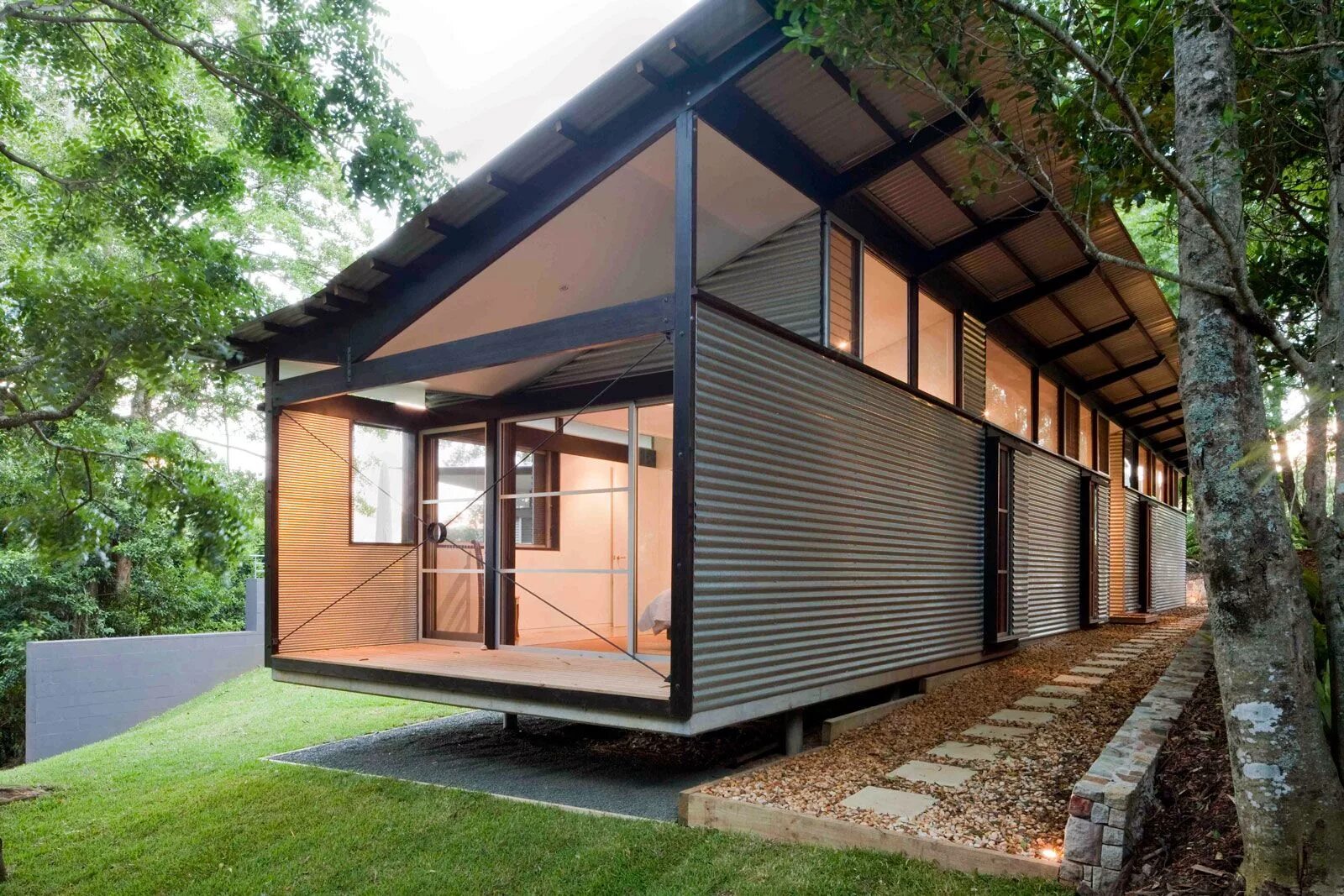 Односкатная кровля. Дом с односкатной крышей лофт. Barn House односкатный. Barn House с односкатной крышей. Проект tiny House односкатный.