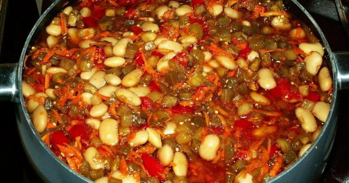 Вкусные рецепты от аллы. Салат с фасолью и баклажанами. Салат с фасолью на зиму. Салат с фасолью и баклажанами. Турецкий салат из баклажанов.