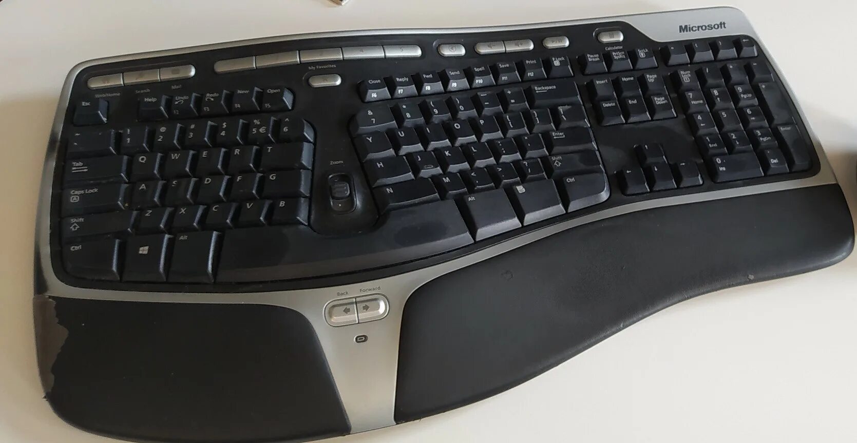 Microsoft natural. Microsoft Ergonomic Keyboard 4000. Natural Ergonomic Keyboard 4000. Microsoft natural Ergonomic Keyboard 4000 Black USB. Клавиатура Microsoft Ergonomic Black коробка.