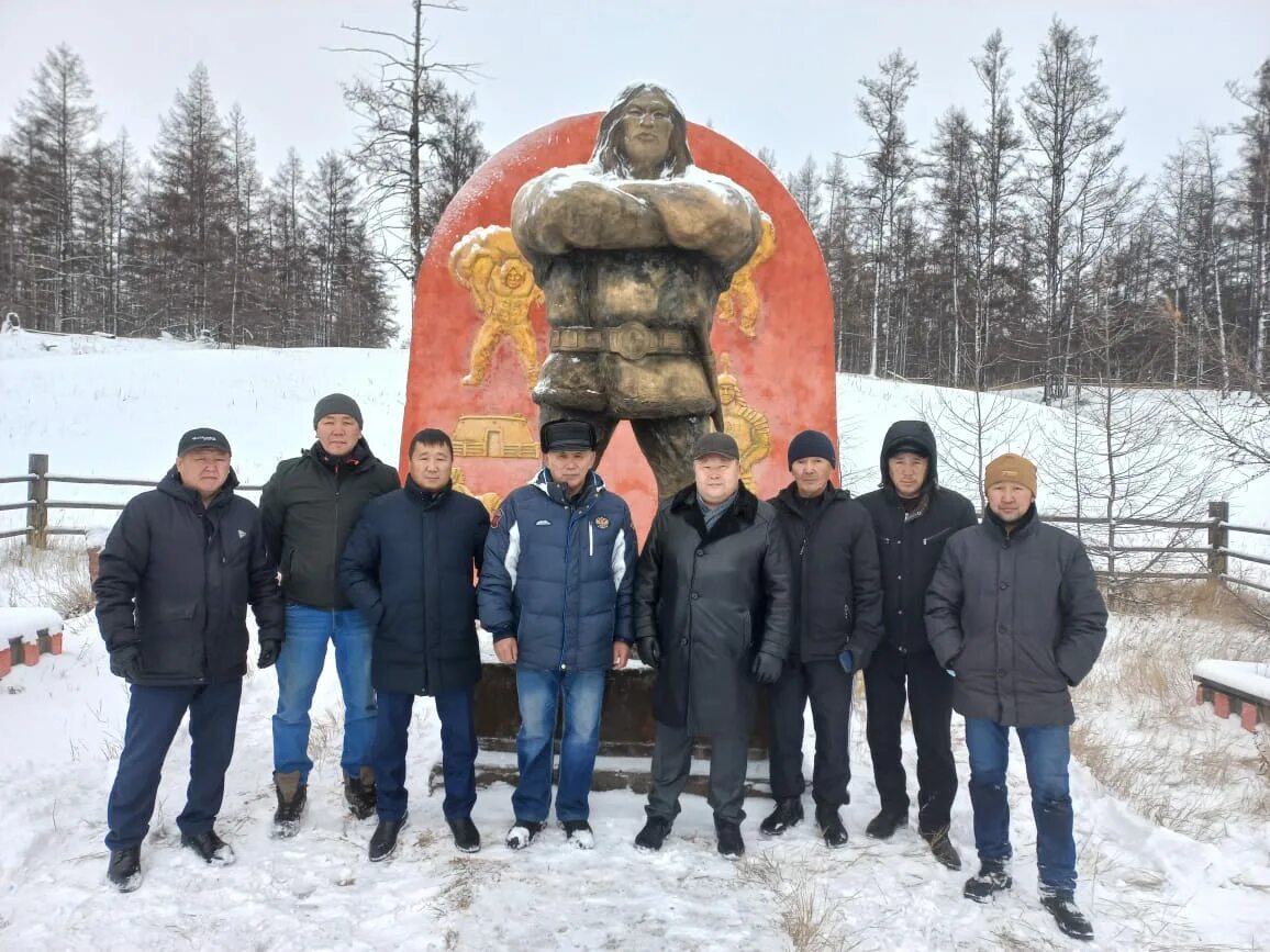 Усть алданский улус сайт. Усть-Алданский улус село Борогонцы. Якутия село Борогонцы Усть-Алданского района. Уус Алдан Борогонцы. Библиотека Усть Алдан Борогонцы.