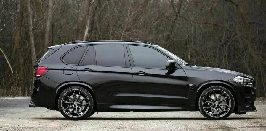 Диски на х5 g05. BMW x5 f15 r22. BMW x5 f85 Black. BMW x5m 2021 Black. BMW x5 f15 Tuning Black.