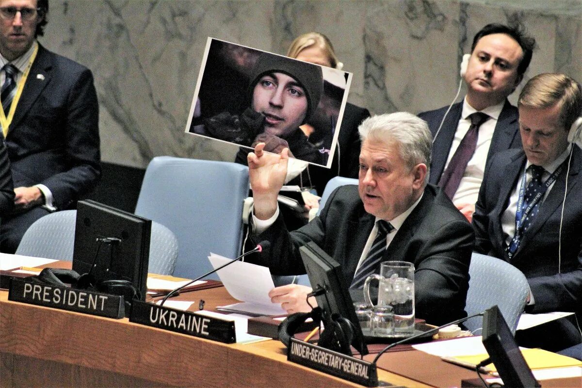 Оон показала. Постпред Украины в ООН Ельченко. Украина ООН фото. Посол Украины в Совбезе ОО. Фотография представителя Украины в ООН.