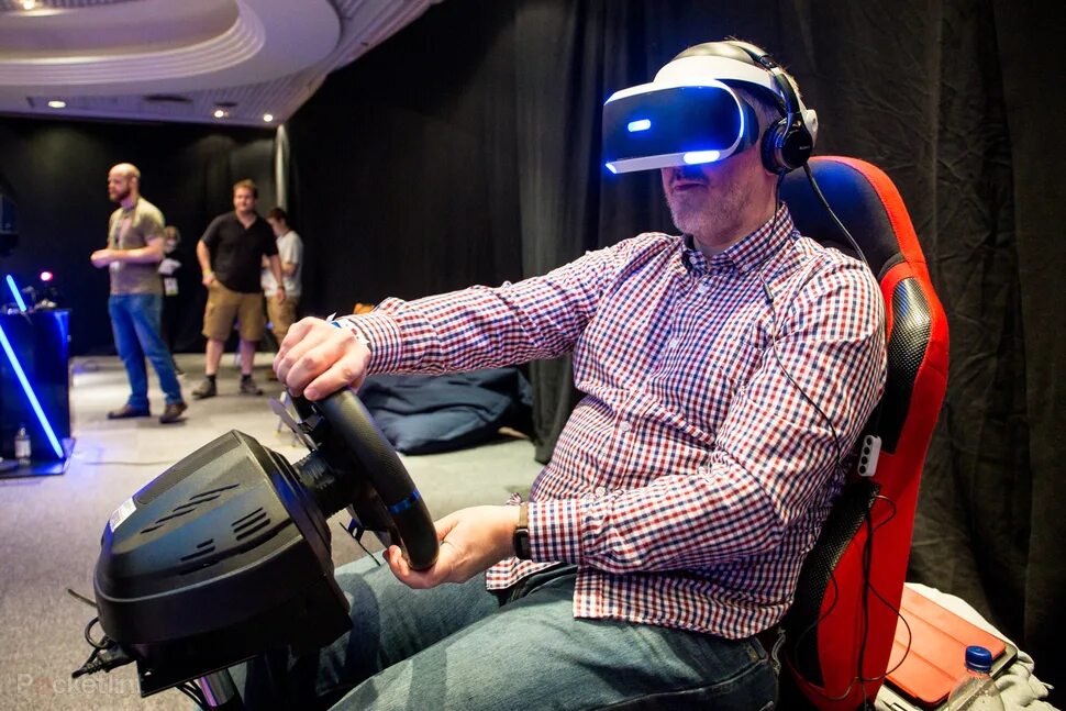 Клуб игровой реальности. Виар 9d. Virtual Virtual reality игра. Очки виртуальной реальности. Виртуальная реальность гонки.