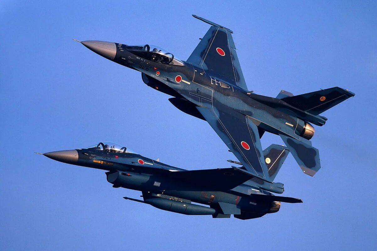 Mitsubishi f-2. Японский истребитель Мицубиси f 2. Японский истребитель Mitsubishi f2. Mitsubishi f-2 и f-16. Токийские истребители