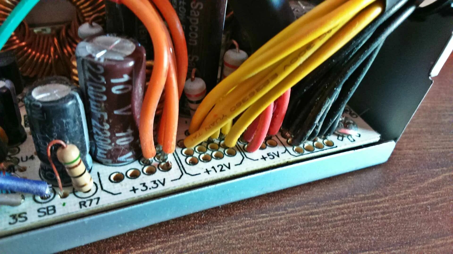 Блок питания для усилителя 12в. Блок питания для усилителя 2х25v. Подключить автомобильный усилитель от блока питания компьютера. Стабилизированный блок питания для усилителя мощности. Блок питания для усилителя мощности унч.