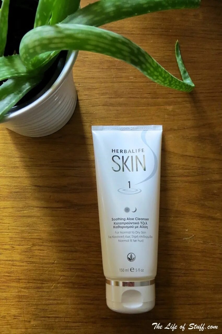 Aloe cleanser. Очищающий гель Гербалайф Skin. Herbalife Skin алоэ. Herbalife Skin очищающая маска. Скин Гербалайф гель алоэ.