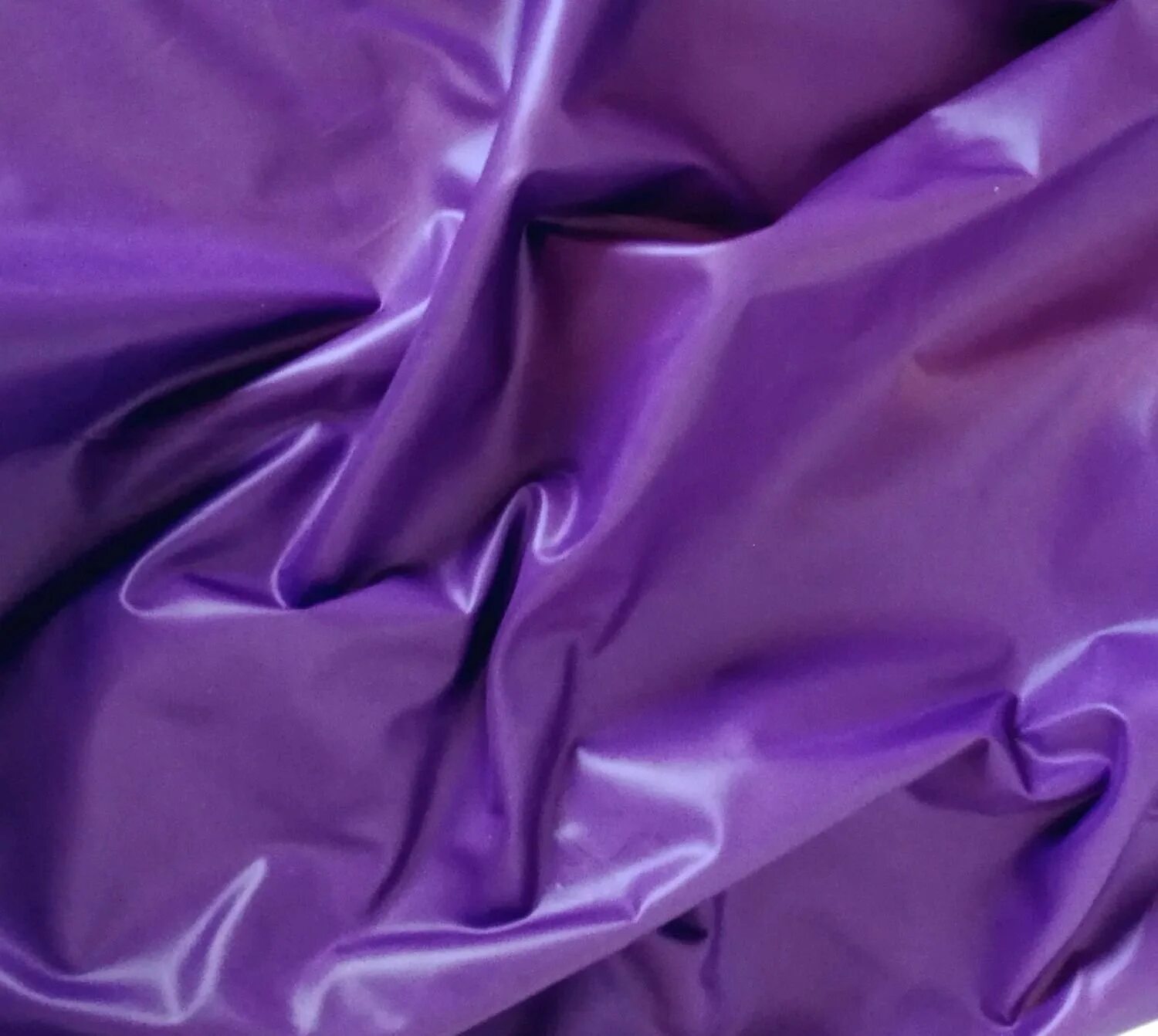 Ткани сирени. Курточная ткань Глосс. Фиолетовая ткань. Лиловая ткань. Сиреневая ткань.