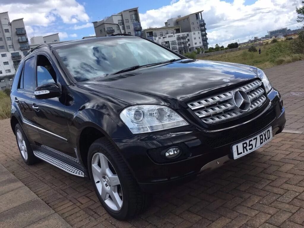 Купить мерседес мл 320. Mercedes Benz ml 320. Мерседес-Бенц мл 320 ; 2008. Мерседес ml 320 2008. Mercedes Benz ml320 2008.