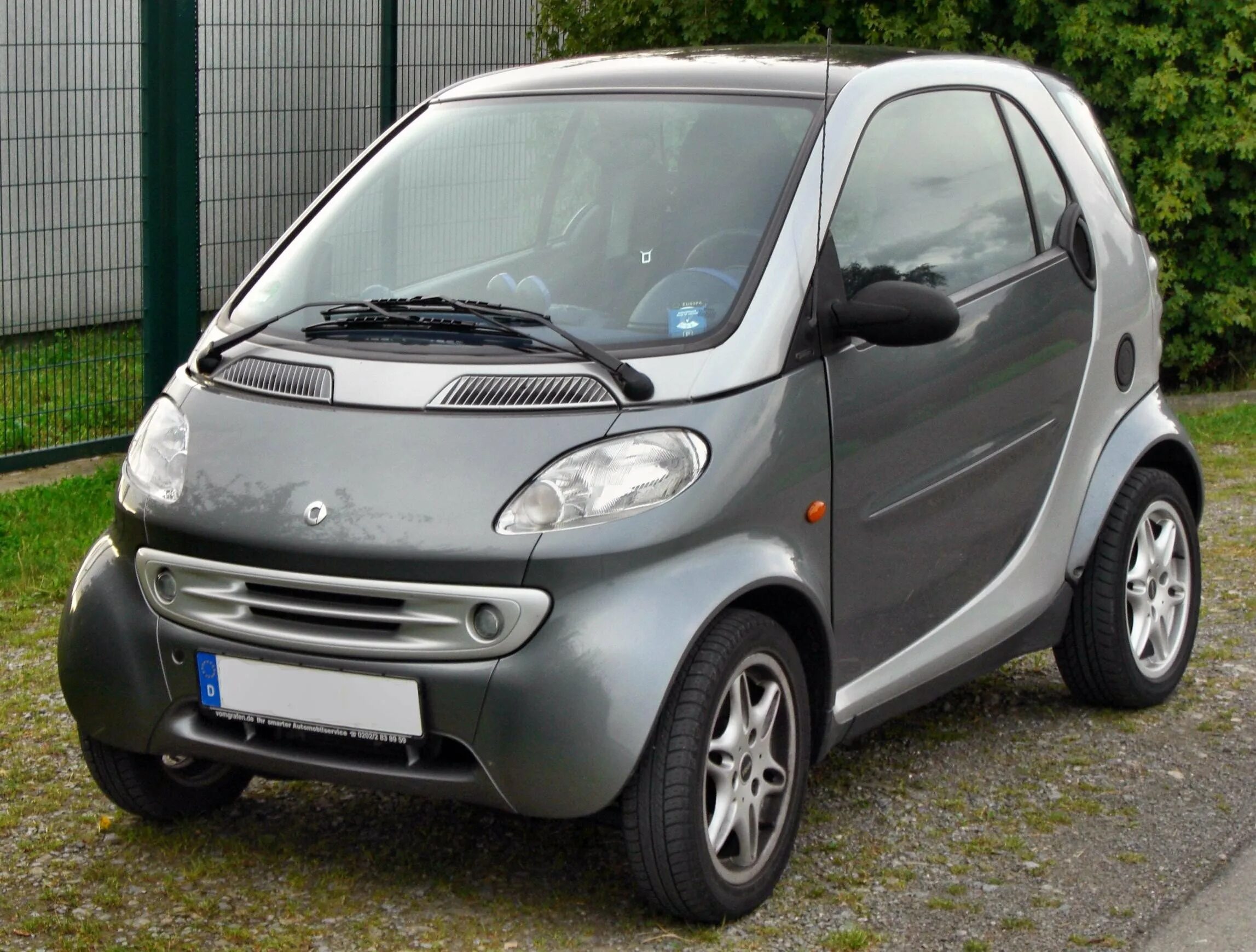 Есть ли двухместные. Смарт машина. Smart Fortwo 1998. Mercedes Smart 2. Smart Fortwo (w450).