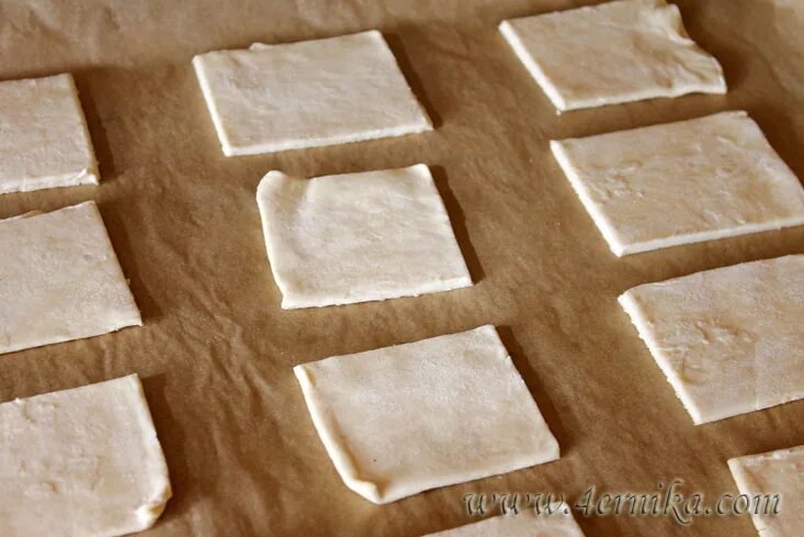 Квадратики из теста как называются. Квадратики из теста как называются. Квадрат из теста. Итальянские квадратики из теста. Квадратики из теста как называются.