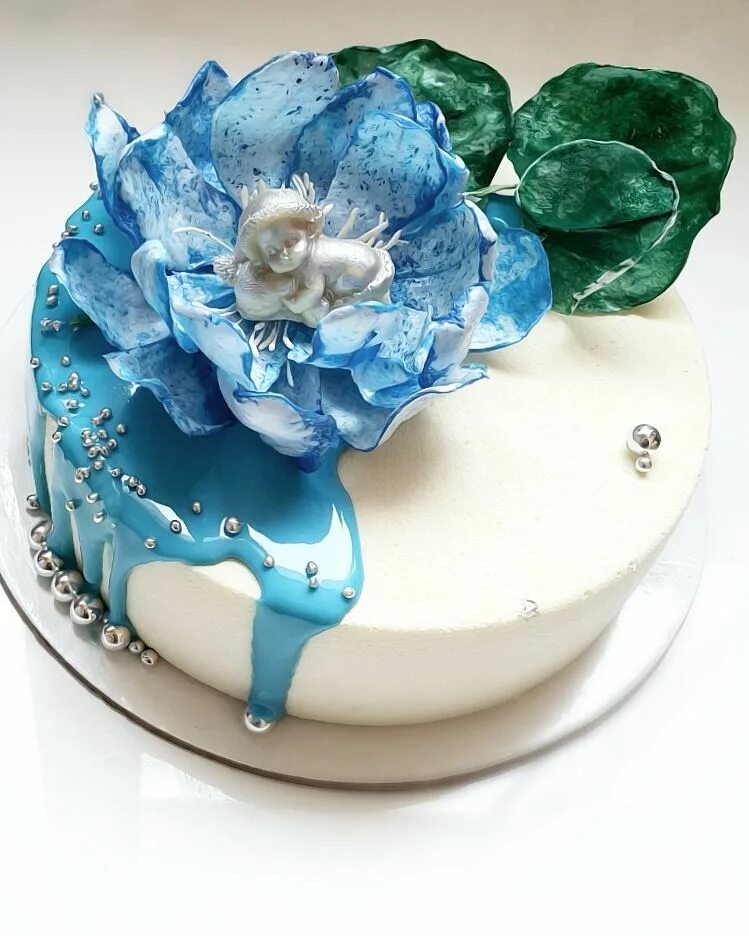 Украшения из изомальта. Украсить голубой торт. Украшения из изомальта для торта. Торт голубого цвета.