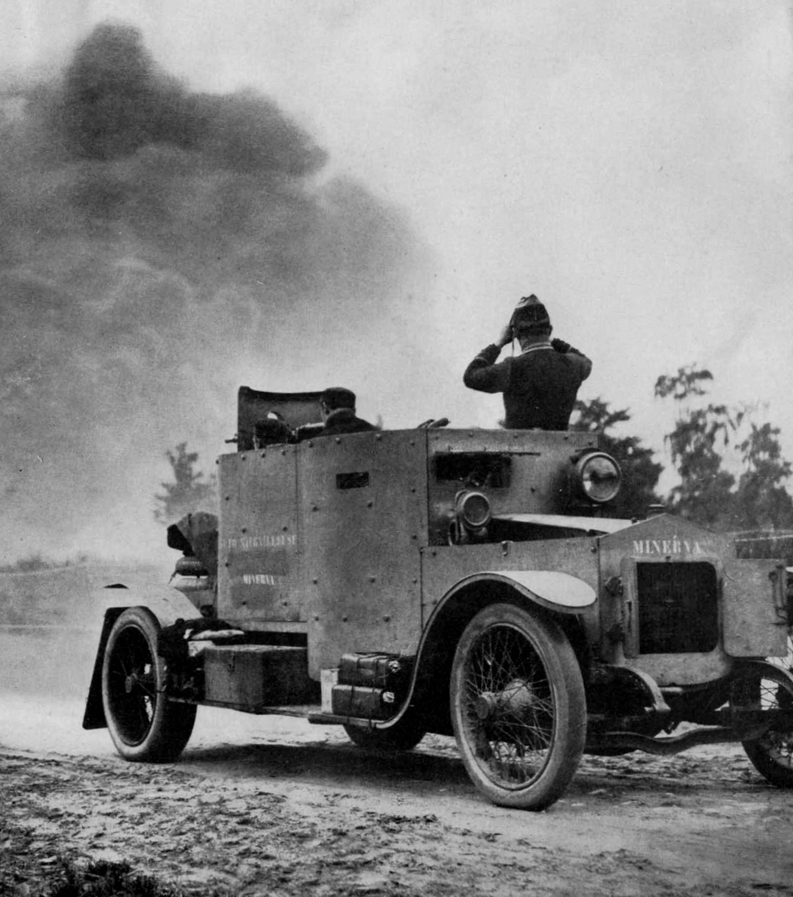 Автомобили первой мировой. Броневик Минерва бельгийский. Броневики 1 мировой войны. Бронеавтомобили первой мировой войны. Renault 1914 Armoured car.