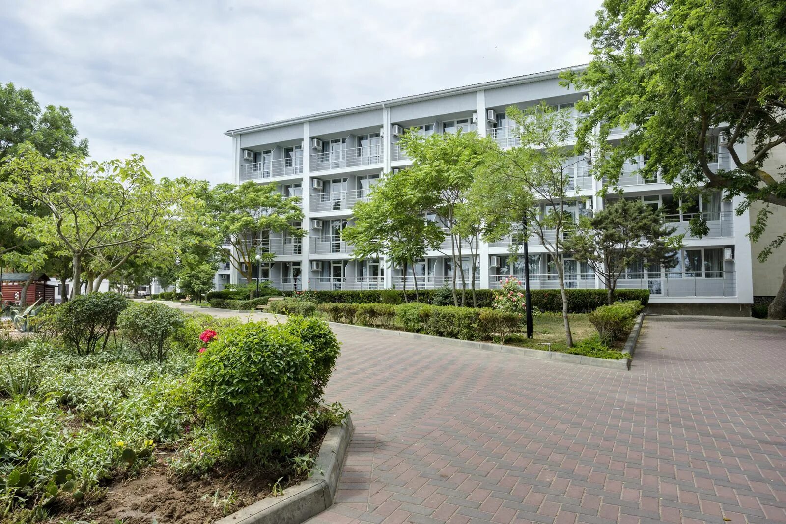 Где находится санаторий золотой берег. Санаторий золотой берег корпус 3. Пансионат золотые берег крым евпатория. Золотой берег ул. Где находится санаторий золотой берег.