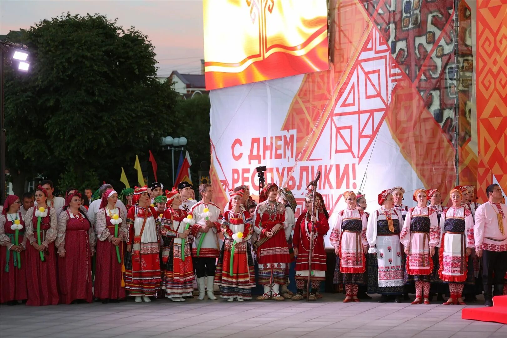 День чувашии в алатыре. День республики чувашия. с днем республики. праздник день республики чувашии. чувашская республика чебоксары праздники.
