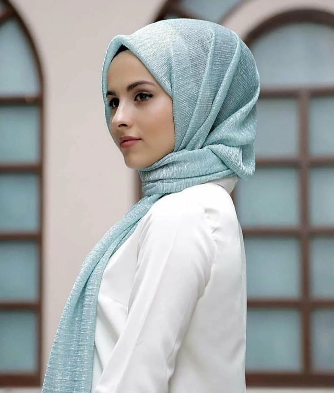 Мусульманские платки. Платок на голову мусульманке. Мусульманские платки на голову. Хиджаб платок на голову.