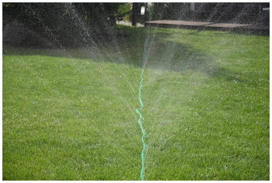 Шланг дождеватель. Шланг разбрызгивающий gardena. Шланг raco 4270-55913. Комплект для полива gardena. Шланг дождеватель.