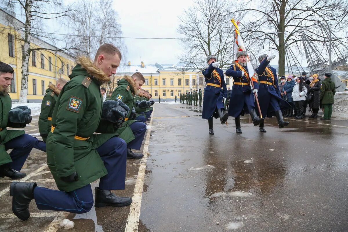 Курсанты факультета среднего профессионального образования закончили обучение в 