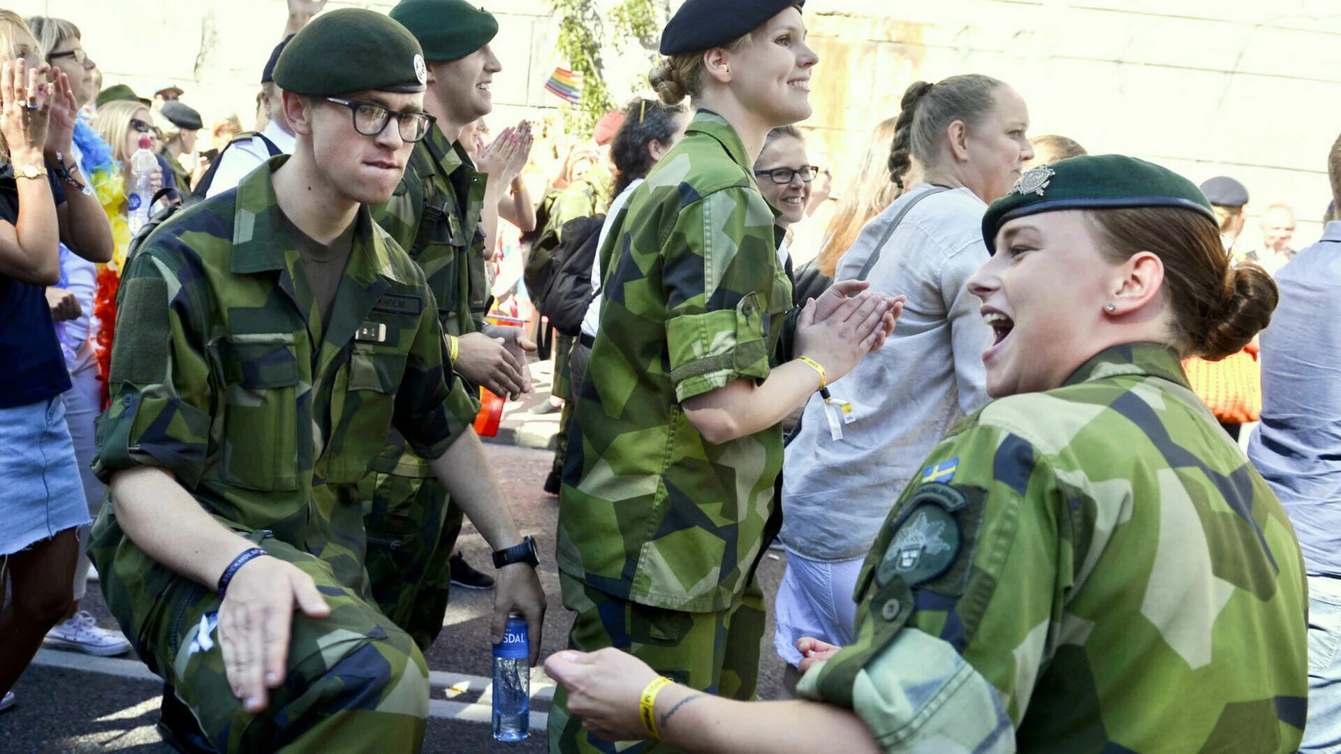 Какие войска в швеции. Солдаты швеции. войска швеции. шведская армия. военные силы швеции.