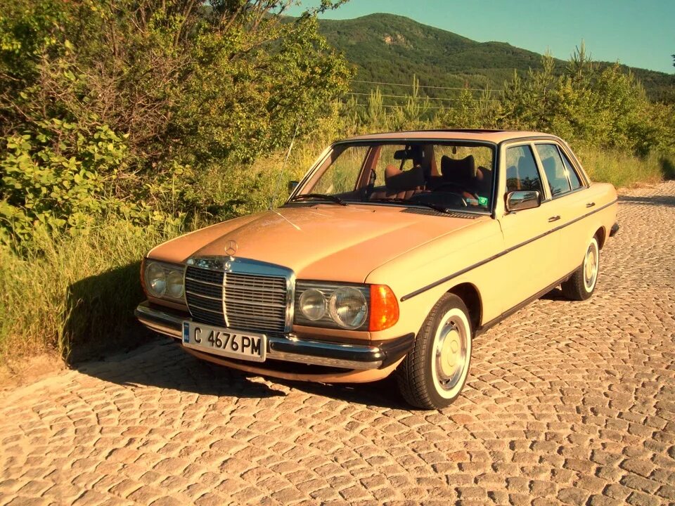 Mercedes w123. Mercedes-Benz w123, 1978. Мерседес 123. Мерседес 123 drive2. Мерседес 123 купить в россии