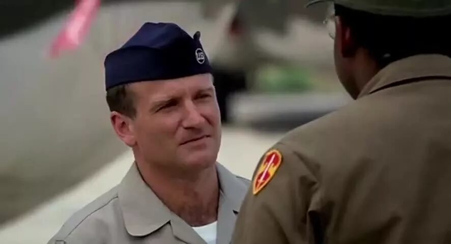 Good morning vietnam будильник люцифер. Дисней доброе утро Вьетнам.