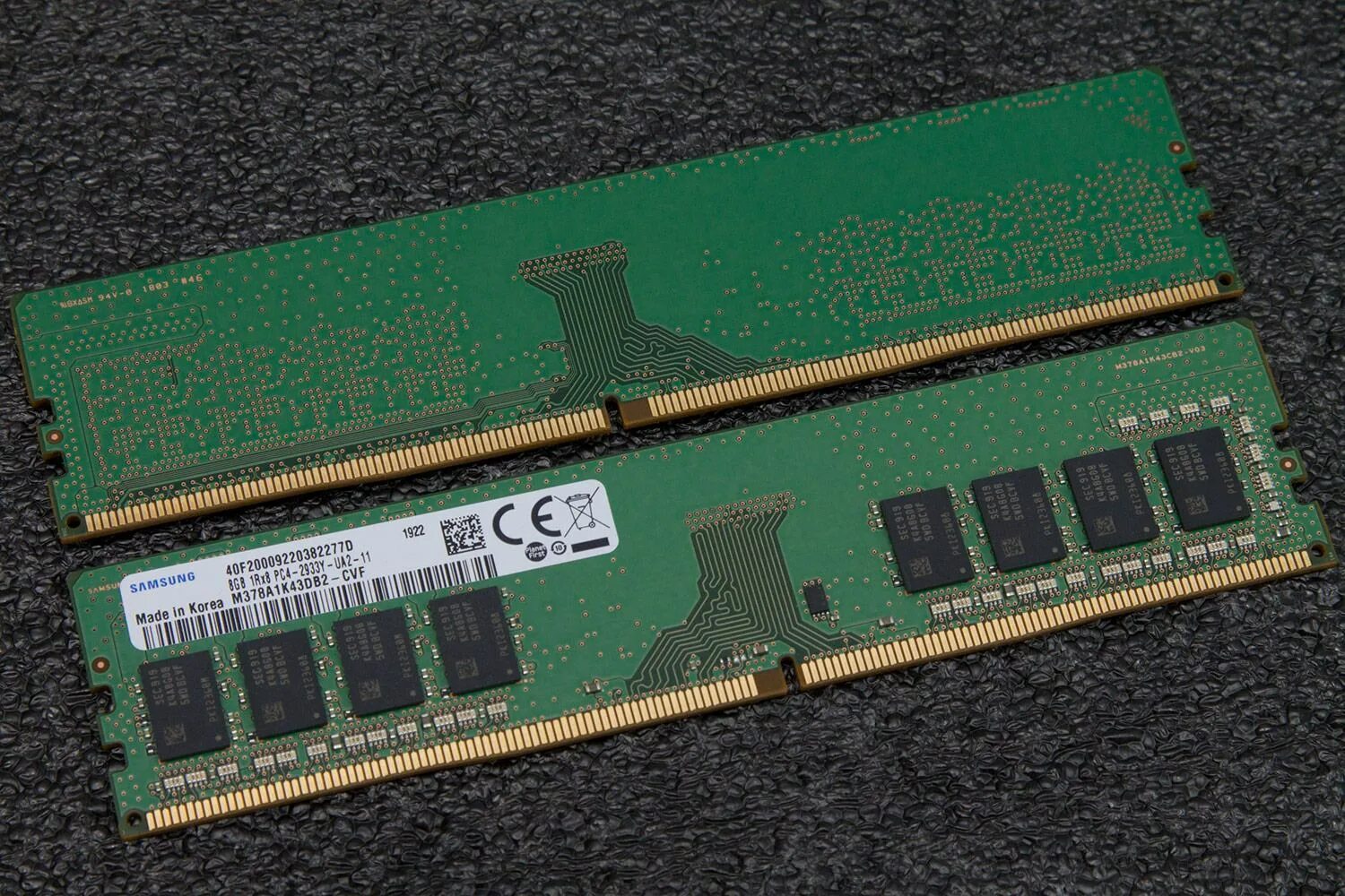 Память dimm ddr4. Оперативная память Samsung ddr4. Dimm2: Samsung m378a1k43eb2-CVF. Samsung m378a1k43eb2 CVF ddr4 8gb. 2933 МГЦ ddr4.