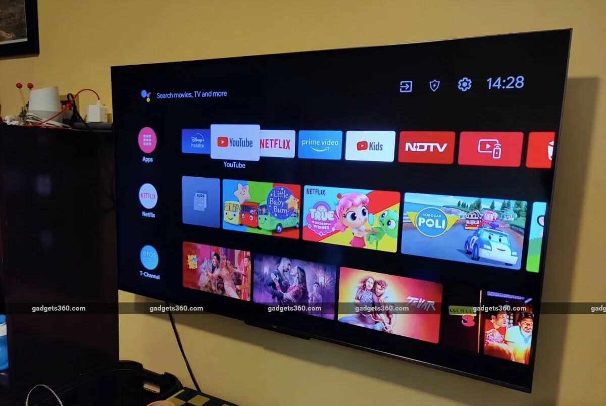 Телевизоры андроид тсл. Телевизоры TCL 50c715. Телевизор TCL 55. TCL QLED Android TV.