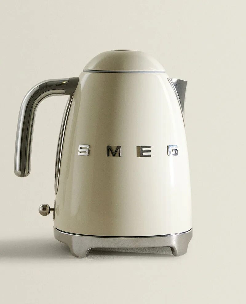 Сервис смег. Чайник Smeg klf03creu. Чайник Smeg klf05wheu. Чайник Smeg klf03bleu. Smeg чайник Smeg klf03go.