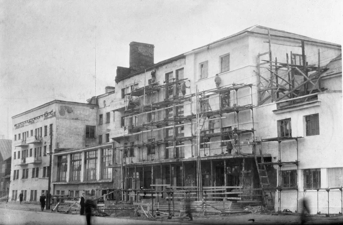 Мурманск сталинки. Гостиница арктика мурманск старая. гостиница арктика 1933 года. гостиница арктика 1933 мурманск. гостиница арктика мурманск история.