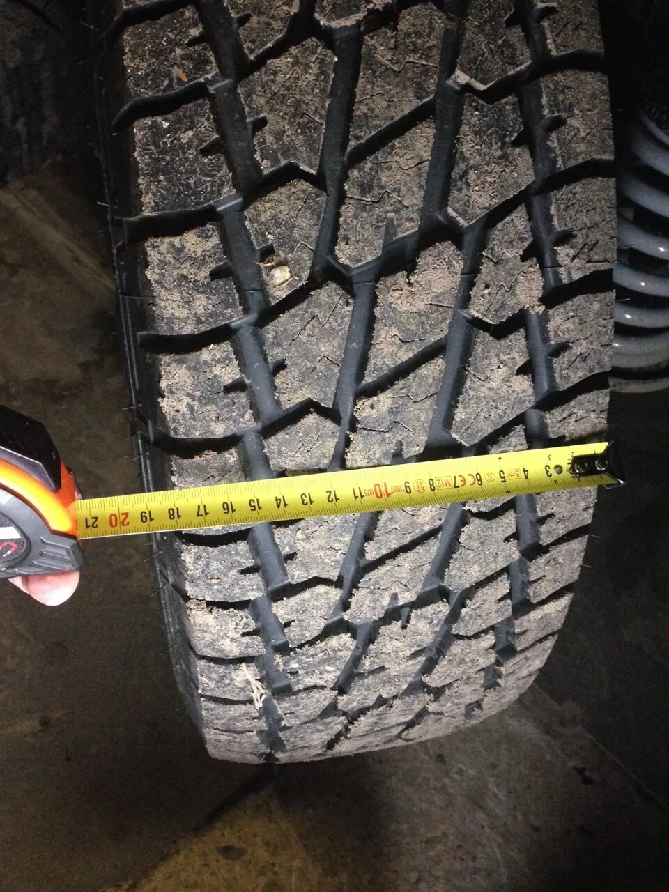 Шины а т 215 65 16. 205/70 R16 на ниву. Нива на шинах 215/70 r16. Резина 215 65 r16 на ниву. 205/65 R16 а/т на ниву.