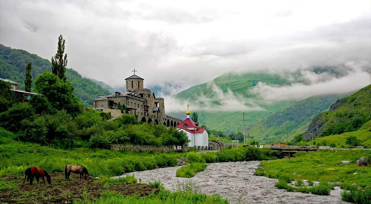 Есть ли южная осетия. Владикавказ Куртатинское ущелье. Куртатинское ущелье Фиагдон. Куртатинское ущелье Кавказ. Куртатинское ущелье — Алания Осетия.