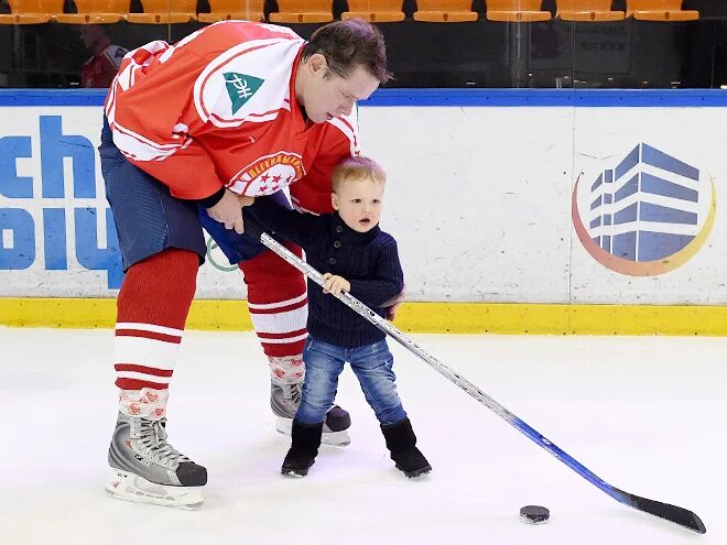 хоккейные папы чем закончится. хоккейные папы чем закончится. маленький хоккеист. хоккейный папа фильм. хоккейные папы чем закончится.