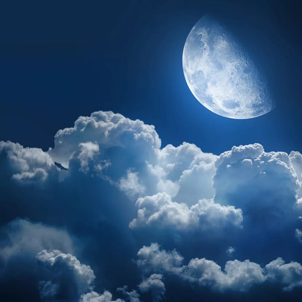 Сонник облака. Лунное небо. Луна на небе. Луна фон. Луна в облаках.