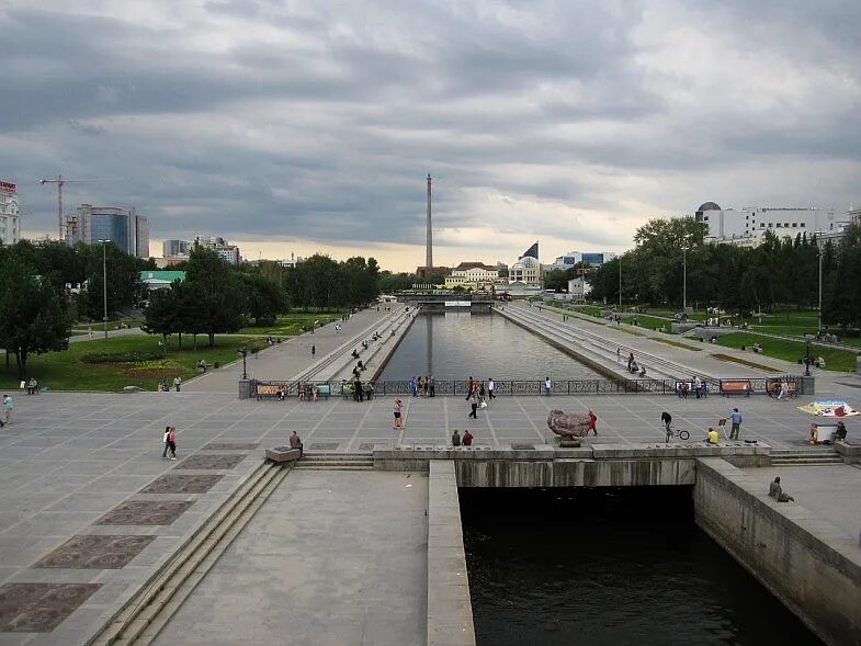 Плотинка екатеринбург. Река исеть плотинка. Набережная плотинка екатеринбург. Плотинка екатеринбург фото сейчас 2023 год. Плотинка екатеринбург.