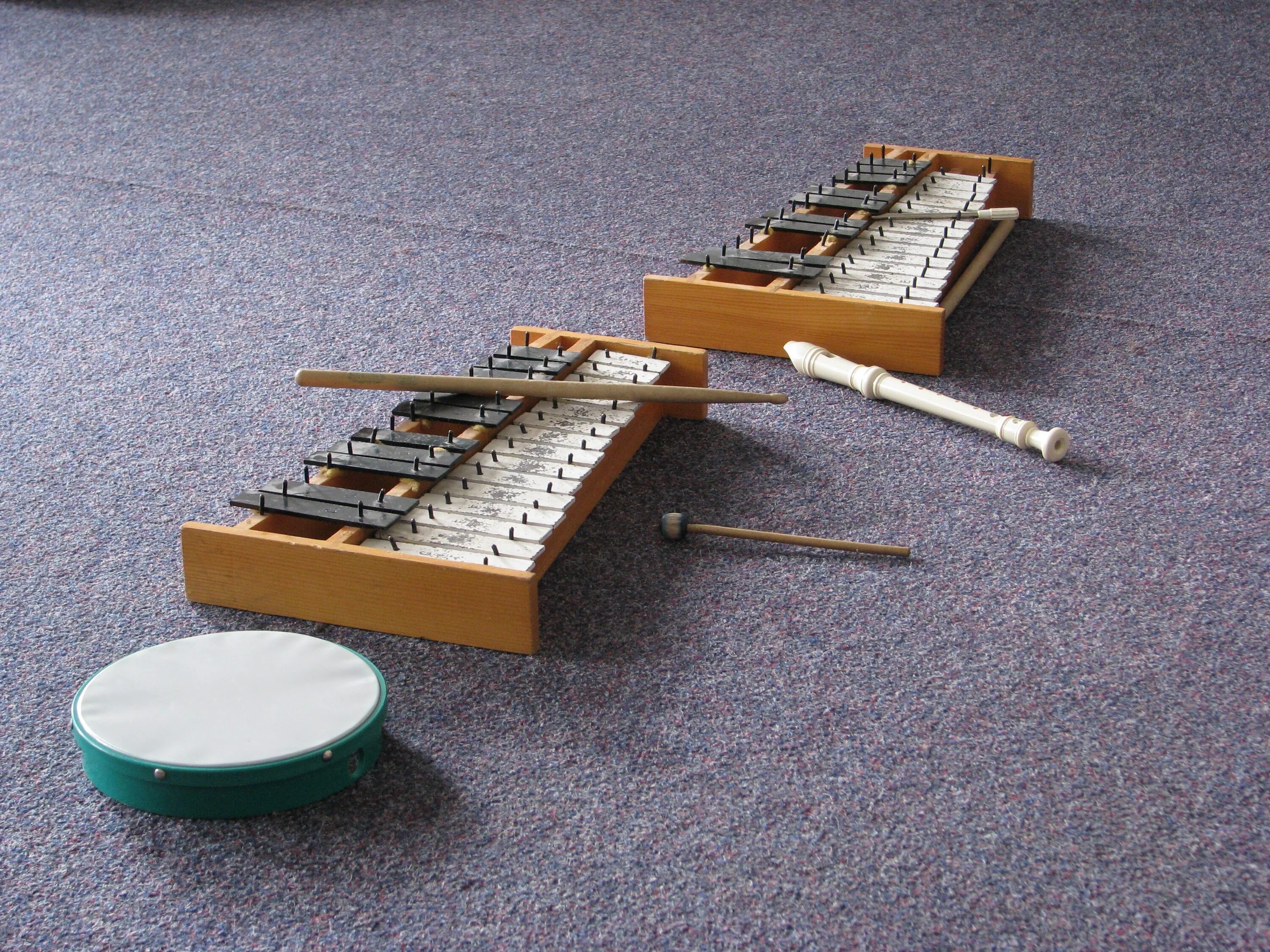 Xylophone - ксилофон. Щипковый ксилофон. Ксилофон и барабан. Ксилоримба ударный музыкальный инструмент. Электронный ксилофон