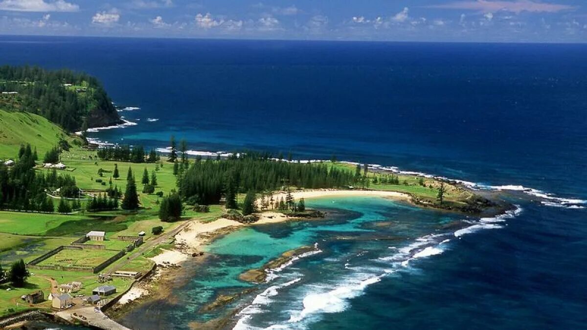 National island. Национальный парк острова Норфолк. Норфолк Австралия. Аэропорт острова Норфолк Австралия. Остров Норфолк экономика.