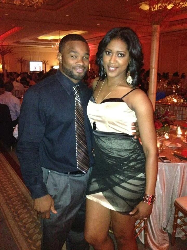 Тайрон вудли и его жена. Тайрон вудли рэп. Мама тайрона вудли. Жена камару усмана. Мама тайрона вудли.