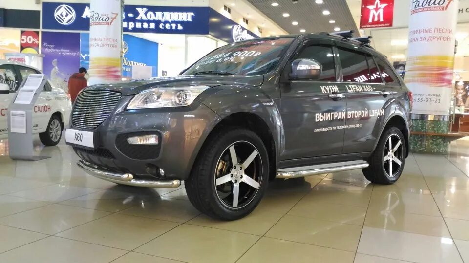 Купить лифан колеса. Lifan x60 на литье. Лифан х60 r18. Lifan x60 r18. Lifan x60 на r19.