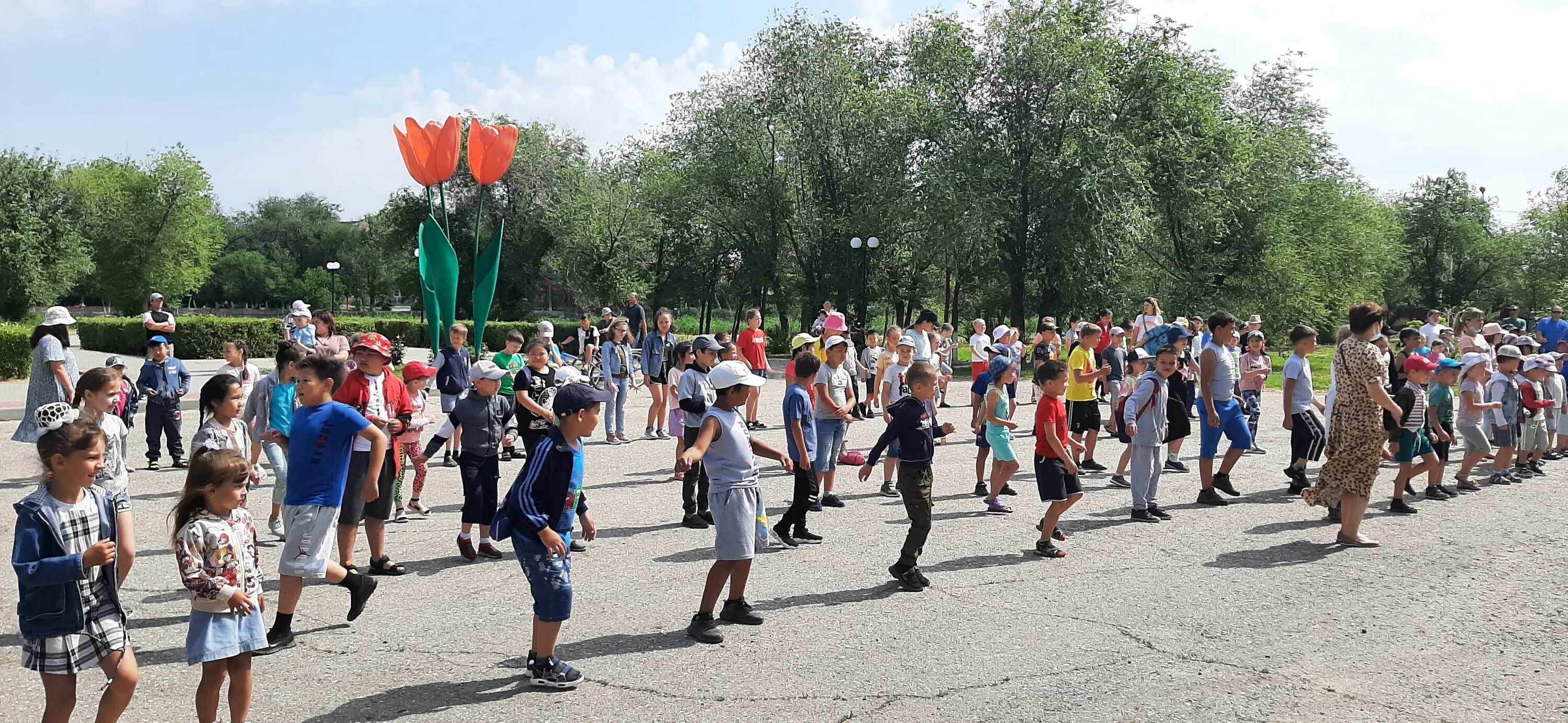 Новости волчанск 1 июня. Международный день защиты детей. Волчанск школа. 1 июня мероприятия для детей. Волчанск сейчас.