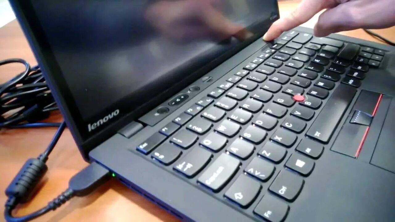 Lenovo THINKPAD t495. Кнопочка на корпусе ноутбука Lenovo. Гнездо зарядки для ноутбука Lenovo THINKPAD x1 Carbon. Кнопка питания на ноутбуке. Сброс ноутбука леново