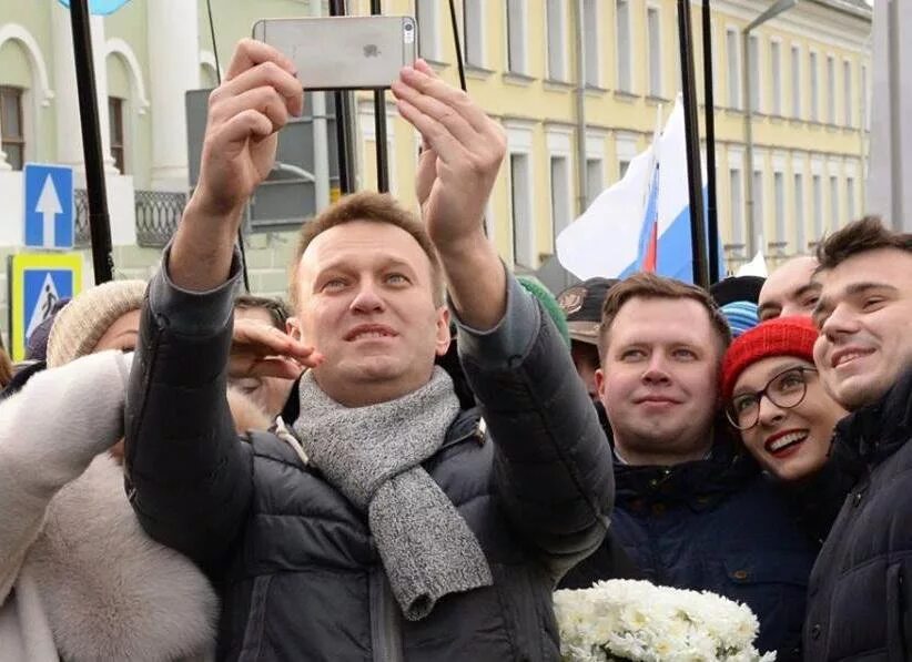 Представитель оппозиции. Оппозиция Навального. Митинг либералов. Оппозиция Навального в России. Оппозиционер Навальный.