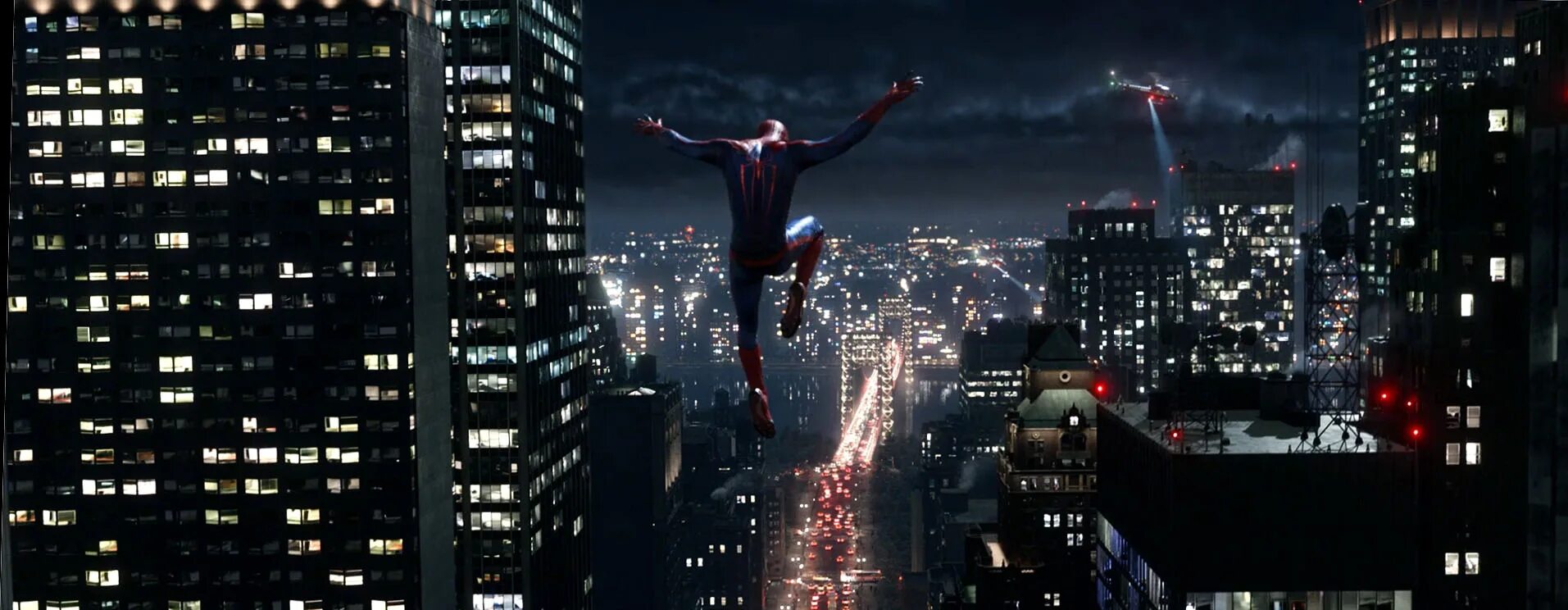 Ночь человека паука. Человек паук город. Новый человек паук 2012. Нью Йорк человек паук. Ночной город из человека паука.