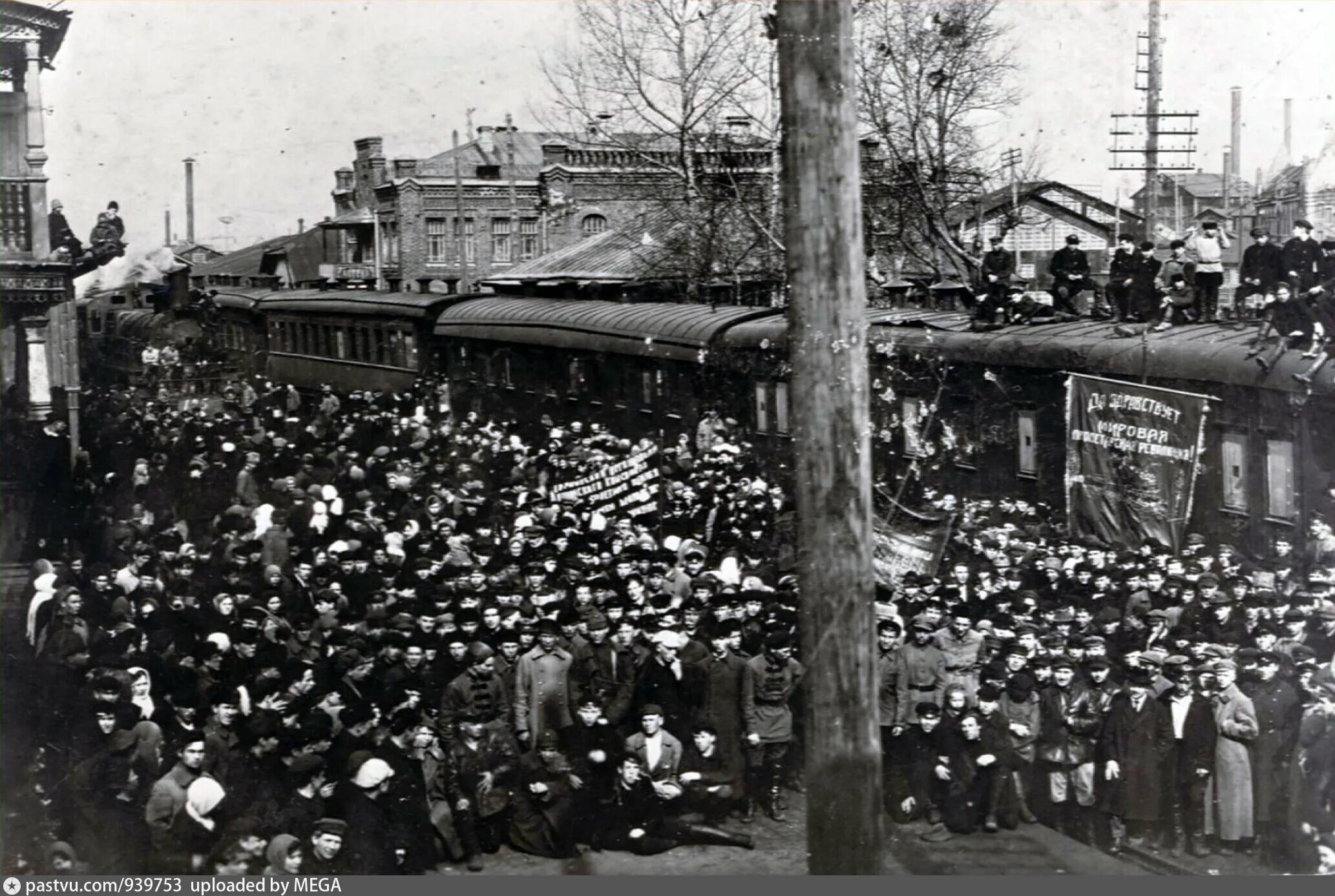 Проводы в красную армию. История сормово нижний новгород. Сормово нижний новгород. Вечерний нижний новгород сормово. Бараки сормово нижний новгород.