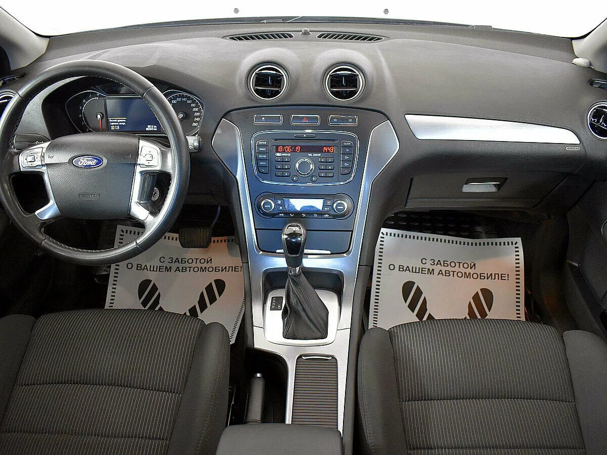Ford Mondeo 3 Рестайлинг салон. Форд Мондео консоль. Консоль Форд Мондео 4 Рестайлинг. Мондео 4 Рестайлинг салон.