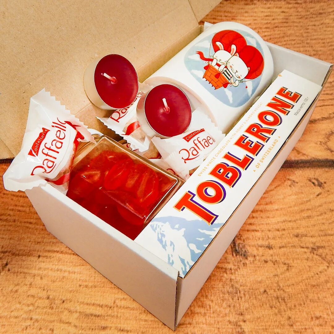 подарочный бокс на день влюбленных. боксы на 14 февраля. боксы на 14 февраля. милый подарочный бокс. сладкие наборы боксы для мужчин.