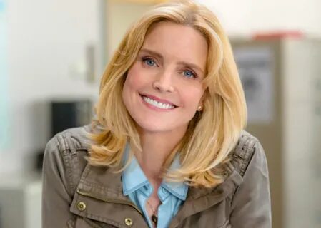 Courtney Thorne Smith as Emma Fielding on Emma Fielding Mysteries: Past.