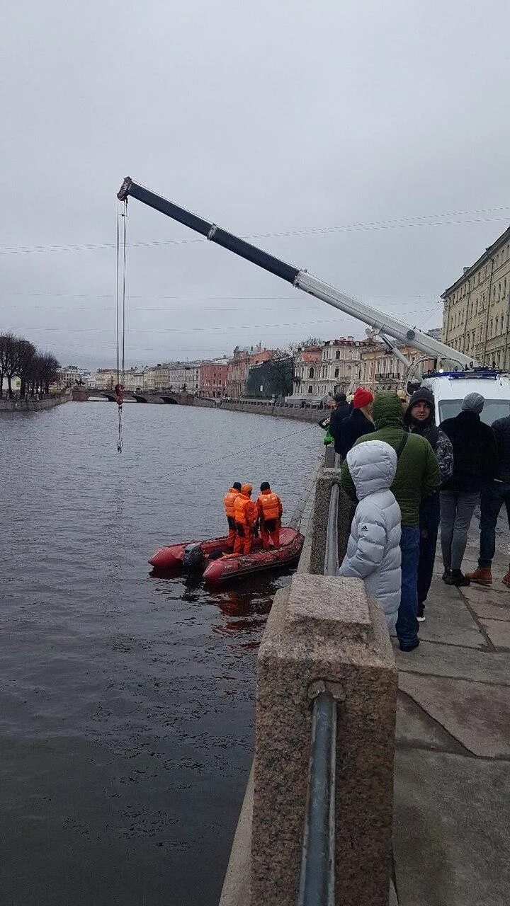 Кран упал в Фонтанку. Машина упала в Фонтанку. Фонтанка происшествия СПБ. День Фонтанки. Фонтанка ру последние новости свежие события