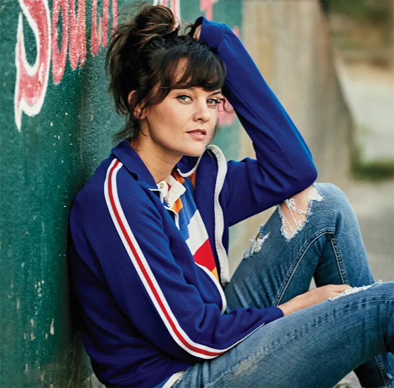 Frankie Shaw - SMILF ( 2017 ). She s clever